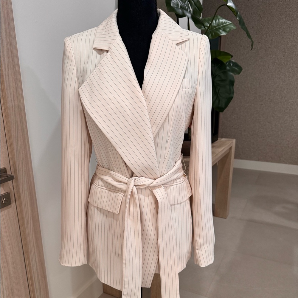 DKNY, Size 8, Cream color with black strips.